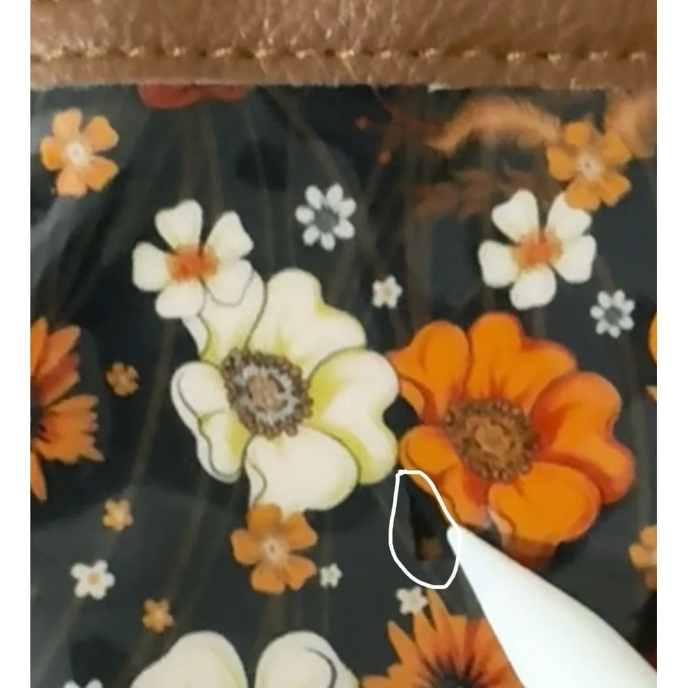 Simply‎ Southern 8 in 1 Essentials Emergency Kit Vintage Floral Wristlet Beauty
